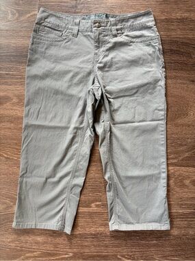 Sonoma Life + Style Gray Capri Pants | Women’s Size 6 Stretch Cropped Casual Pan